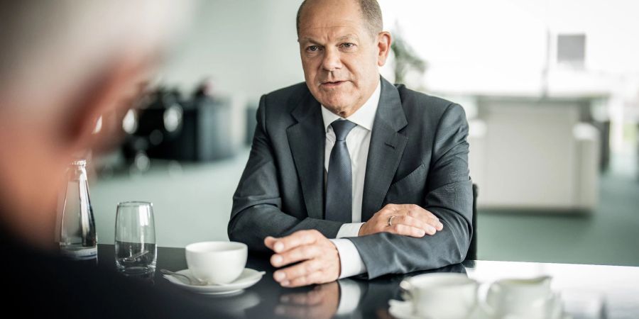 Bundeskanzler Olaf Scholz (SPD) will den Zusammenhalt der Demokratien stärken.