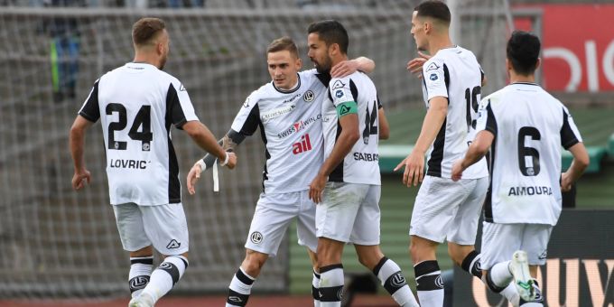 Lugano bejubelt den Ausgleich durch Jonathan Sabbatini. FC Lugano