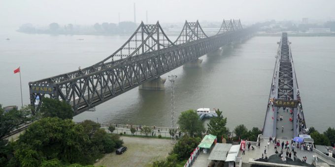 Der Yalu-Fluss trennt die Länder China und Nordkorea. Coronavirus