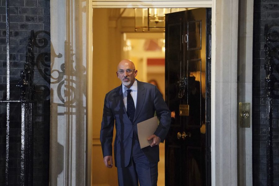 Auch der britische Bildungsminister Nadhim Zahawi hängt seinen Posten an den Nagel. (Dominic Lipinski/PA via AP)