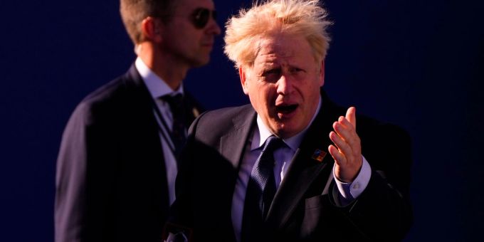 Wird sich der britische Premier dem Druck beugen müssen? Boris Johnson kämpft weiter. Wird sich der britische Premier dem Druck beugen müssen? Boris Johnson kämpft weiter.