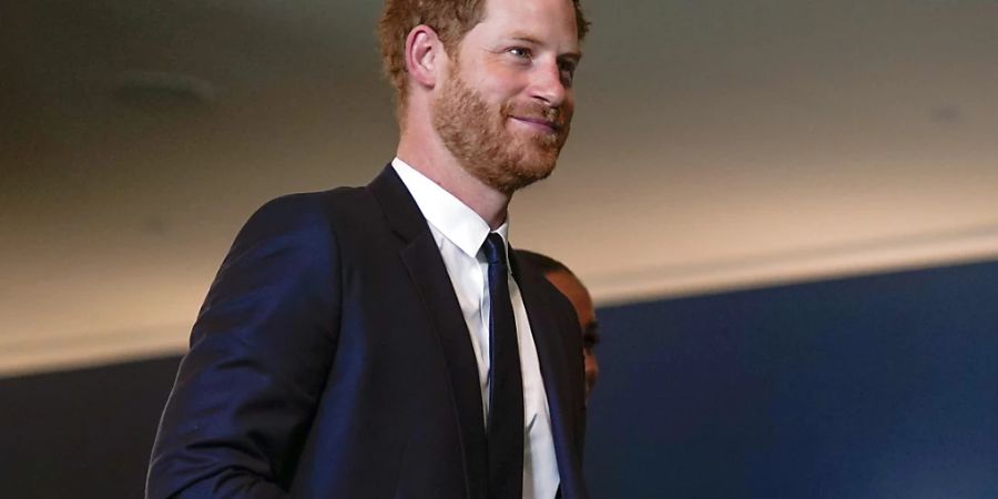 Im Rechtsstreit mit der britischen Regierung über den Schutz seiner Familie bei Besuchen in Grossbritannien hat der mittlerweile in den USA lebende Prinz Harry einen Etappensieg erzielt. Foto: Seth Wenig/AP/dpa