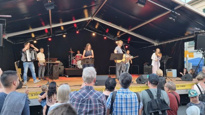 Die Band «Kilchör&Friends» sorgte am Samstagabend für Topstimmung. Wetzikon