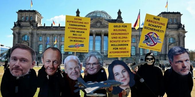 Protest vor dem Reichstag vor etwa einer Woche Protest vor dem Reichstag vor etwa einer Woche