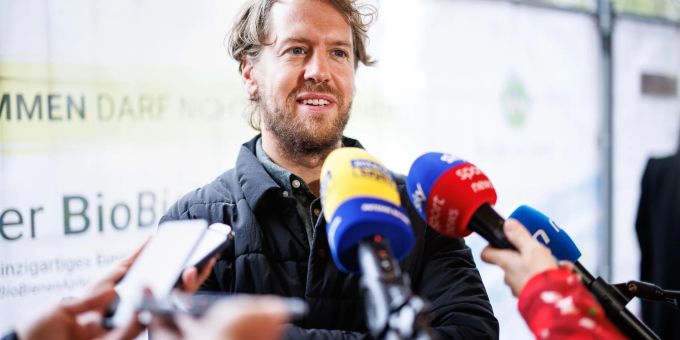 Engagiert sich unter anderem für das Projekt «BioBienenApfel»: Sebastian Vettel. Engagiert sich unter anderem für das Projekt «BioBienenApfel»: Sebastian Vettel.
