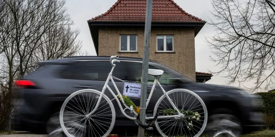 Mahnmal für einen im Strassenverkehr getöteten Radfahrer