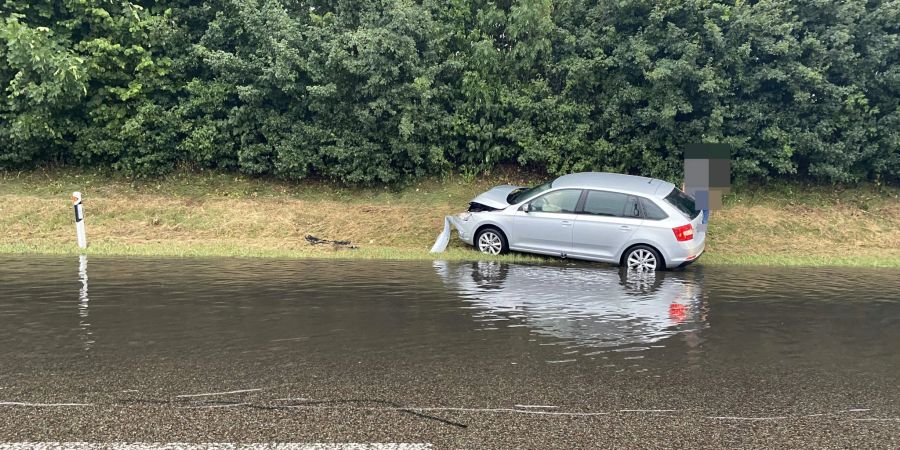 A1 / Oberentfelden AG: Auffahrunfälle infolge Starkregen