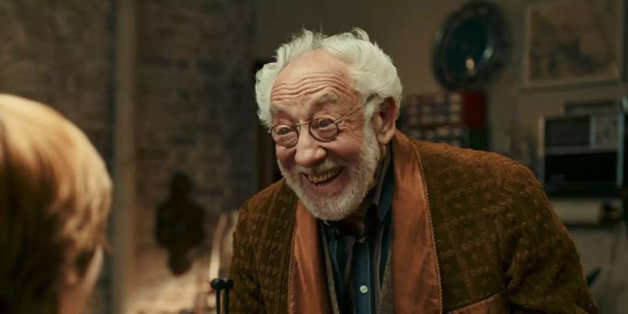 Dieter Hallervorden spielt in «Benjamin Blümchen» den schlauen Ex-Agenten Walter Weiss. Foto: -/StudioCanal