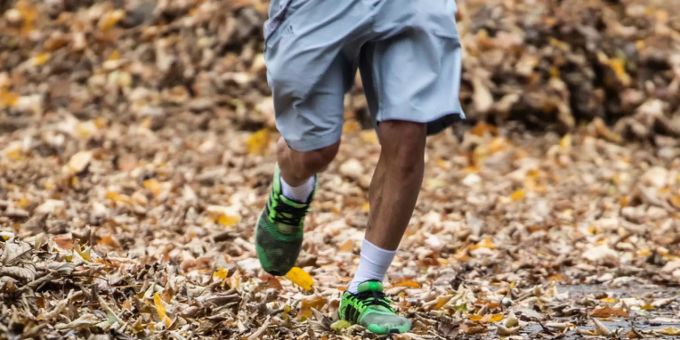 In Chez-Le-Bart NE wurde ein 19-jähriger Jogger von einem 87-jährigen Autofahrer tödlich angefahren. (Symbolbild) Jogger
