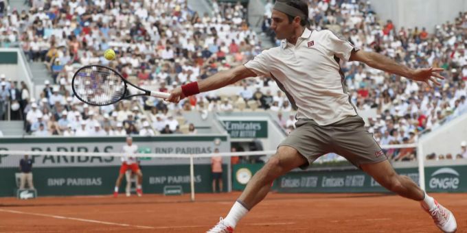 Roger Federer im Einsatz gegen Casper Ruud an den French Open 2019. Roger Federer