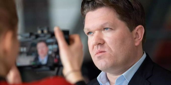 Florian Post (SPD) begründet die Absetzung von Stephan Brandner. Florian Post