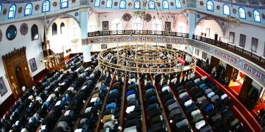 Freitagsgebet in der Duisburger Merkez-Moschee