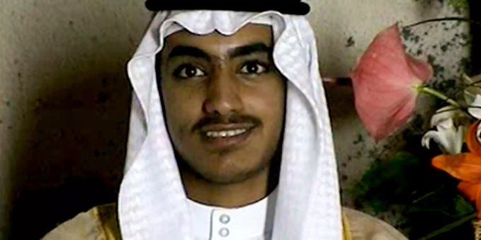 Das von der CIA zu Verfügung gestellte Archiv-Video-Standbild zeigt Hamsa bin Laden bei seiner Hochzeit. Hamza bin Laden