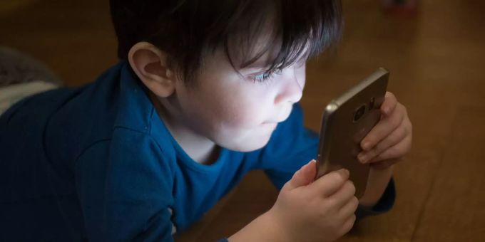 Mütter besorgt - Facebook plant «Instagram-Kids» für unter 13-Jährige