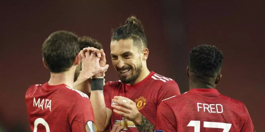 Die Spieler von Manchester United freuen sich über den Einzug ins Halbfinale der Europa League. Foto: Dave Thompson/AP/dpa