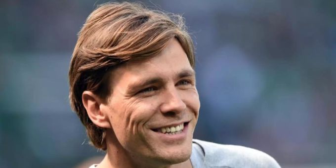 Schaut trotz der Bremer Pleite in Hoffenheim dem Abstiegskampf optimistisch entgegen: Clemens Fritz. Foto: Carmen Jaspersen/dpa Schaut trotz der Bremer Pleite in Hoffenheim dem Abstiegskampf optimistisch entgegen: Clemens Fritz. Foto: Carmen Jaspersen/dpa