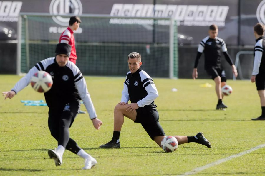 Reto Ziegler nimmt am Mittwoch erstmals am Mannschaftstraining des FC Lugano teil.