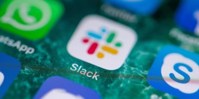 Der Bürokommunikationsdienst Slack will eine grössere Rolle im Arbeitsalltag spielen und bricht dafür Grenzen zwischen Unternehmens-Netzwerken auf der Plattform auf. Foto: Fabian Sommer/dpa Der Bürokommunikationsdienst Slack will eine grössere Rolle im Arbeitsalltag spielen und bricht dafür Grenzen zwischen Unternehmens-Netzwerken auf der Plattform auf. Foto: Fabian Sommer/dpa