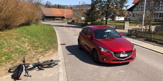 Beim Unfall wurde der E-Bike-Fahrer leicht verletzt.