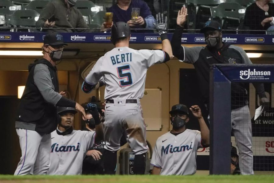 Marlins Brewers Baseball