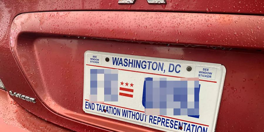 Sogar die Autokennzeichen sind in der US-Hauptstadt Washington ein Zeichen des Protests: «End Taxation without Representation» (in etwa: Schluss mit Besteuerung ohne Vertretung) stanzen die Behörden in Grossbuchstaben auf die Nummernschilder. Foto: Can Merey/dpa