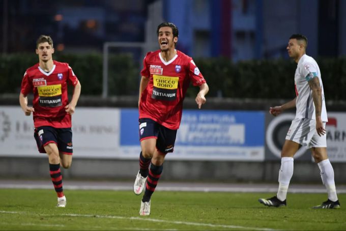 Sofian Bahloul bejubelt seinen Treffer zum 1:0 gegen den FC Luzern. FC Chiasso FC Luzern