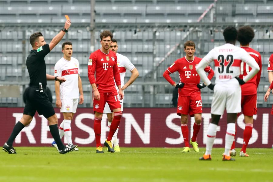 Bayern München spielt ab der 12. Minute in Unterzahl.