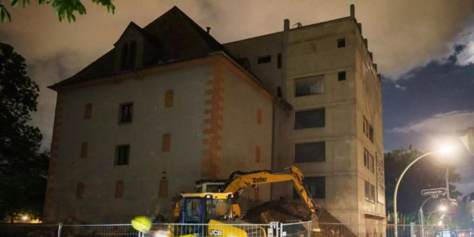 Frankfurt/Main - 500-Kilo-Bombe in Frankfurter Wohngebiet gesprengt