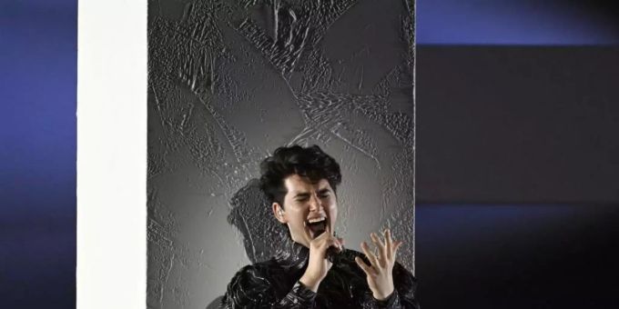 Ohrwurm-Ballade: Gjon'S Tears aus der Schweiz gilt als einer der Favoriten beim ESC. Foto: Soeren Stache/dpa-Zentralbild/dpa Ohrwurm-Ballade: Gjon'S Tears aus der Schweiz gilt als einer der Favoriten beim ESC. Foto: Soeren Stache/dpa-Zentralbild/dpa