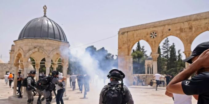 Neue Zusammenstösse vor der Al-Aksa-Moschee in Jerusalem. jerusalem