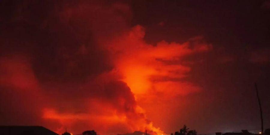 Flammen über dem Nyiragongo