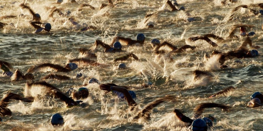 Der Triathlon-Weltverband würde russiche Sportler und Sportlerinnen unter neutraler Flagge wieder zu Wettkämpfen zulassen.