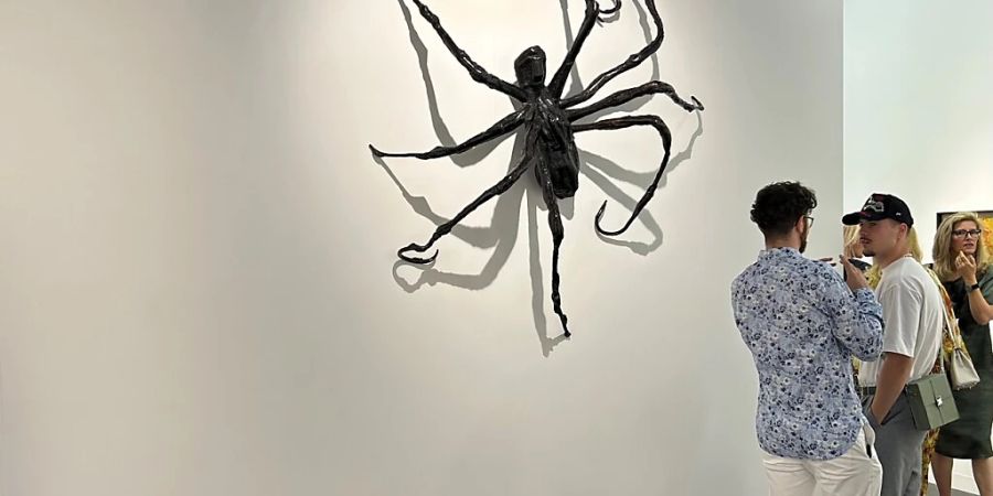 Louise Bourgeois «Spider IV» von 1996 bei Hauser & Wirth.