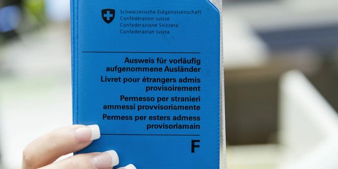 Vorläufig Aufgenommene erhalten den Ausweis F. (Archivbild) F