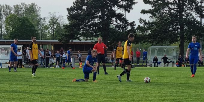 Der FCW (hier im Spiel gegen Hinwil) bekommt ein neues Spielfeld. FC Wetzikon
