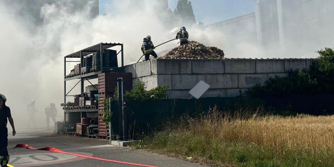 Brand eines Holzhaufens