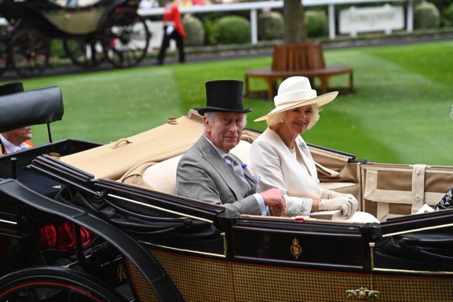 Ob sie Schwiegertochter Meghan etwas mitteilen wollte?