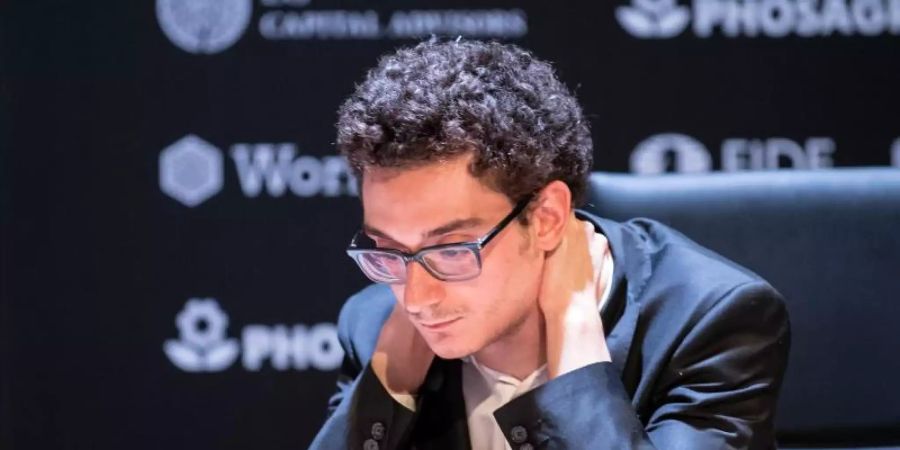 Auch für Schach-Grossmeister Fabiano Caruana ist das Kandidatenturnier in Jekaterinburg beendet. Foto: Soeren Stache/dpa