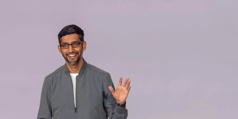 Google-Chef Sundar Pichai spricht sich für eine Regulierung von Technologien wie der Gesichtserkennung aus. Foto: Andrej Sokolow/dpa