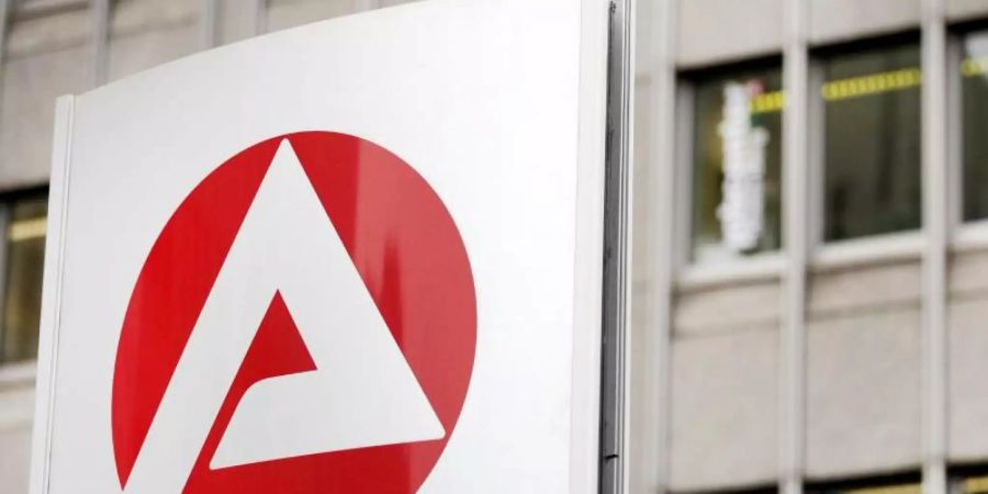 Nach Angaben der Bundesagentur für Arbeit waren im Januar 2,426 Millionen Menschen ohne Job, 198.000 mehr als im Dezember und rund 20.000 mehr als im Januar 2019. Foto: Oliver Berg/dpa