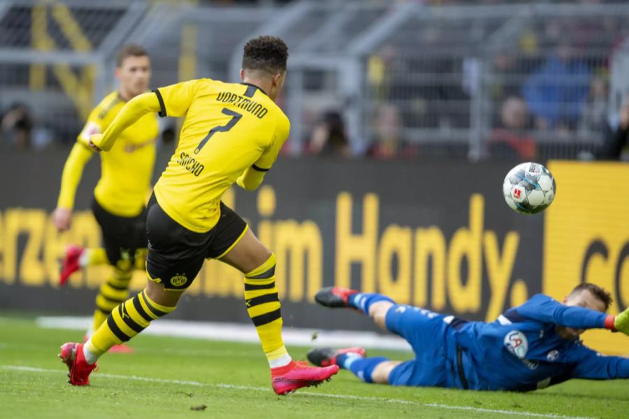 Supertalent Jadon Sancho erzielt das 1:0 für die Dortmunder.