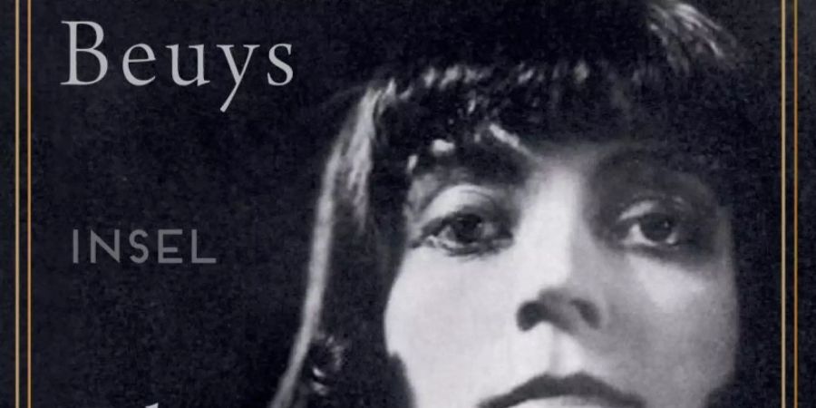 Cover des Buches "Asta Nielsen - Filmgenie und Neue Frau" von Barbara Beuys. Foto: -/Insel Verlag/dpa