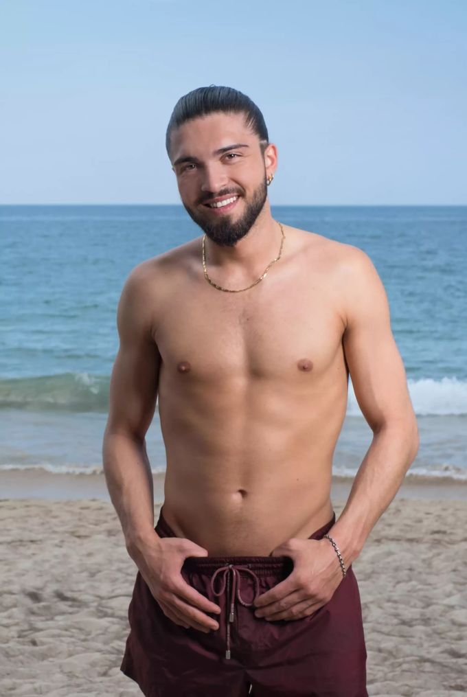 Bachelorette 2020: Mattia (22) aus Ostermundigen BE ist Versicherungsvermittler. Jetzt plaudert er aus, wieso sich die vier Jungs das Füdli haben verschönern lassen. Die Bachelorette 2020