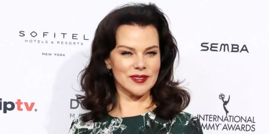 Debi Mazar: «Ich bin zäh.». Foto: Andrew Gombert/EPA/dpa