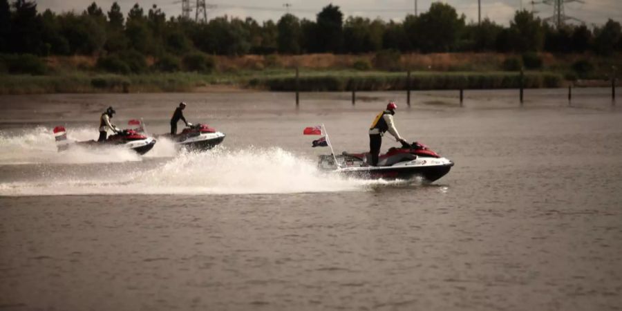 Jetskifahren auf Genfersee