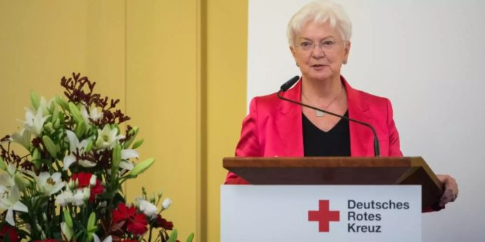 DRK-Präsidentin Hasselfeldt betont die hohe Bedeutung der Vermisstensuche als humanitäre Kernaufgabe. (Archivbild) DRK-Präsidentin