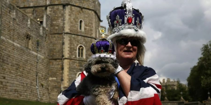 Royals-Fan vor Schloss Windsor