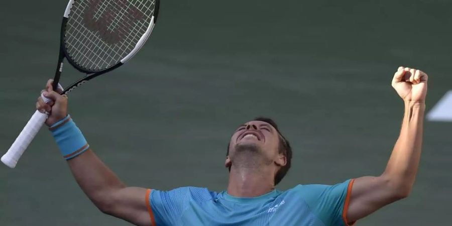 Philipp Kohlschreiber feiert seinen Sieg. Foto: Mark J. Terrill/AP
