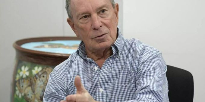 Michael Bloomberg, der Gründer von Bloomberg L.P., ist einer der reichsten Männer der Welt. Bloomberg L.P.