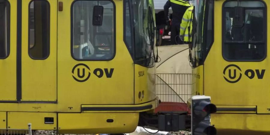 Bei der Bluttat in einer Strassenbahn in Utrecht verloren drei Menschen ihr Leben. Foto: Peter Dejong/AP